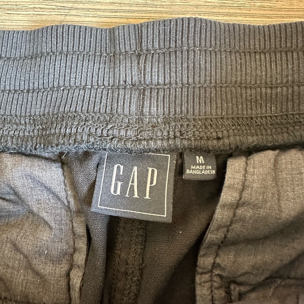 GAP Women’s Charcoal Jogger Pants Medium - Picture 3 of 4